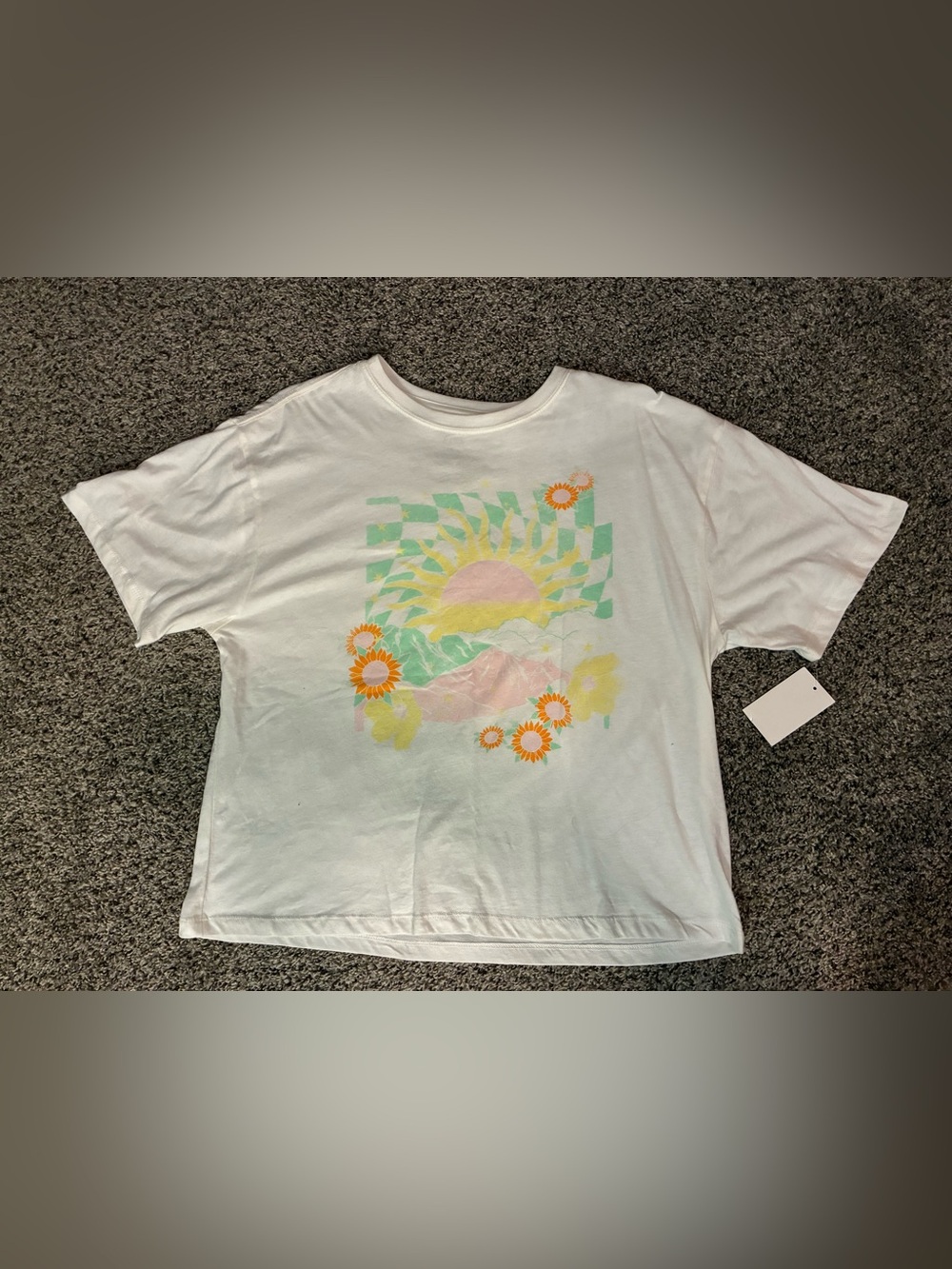🎉 4/$25 NWT $17.99 White Graphic Tee with Pastel Sunrise and Sunflowers